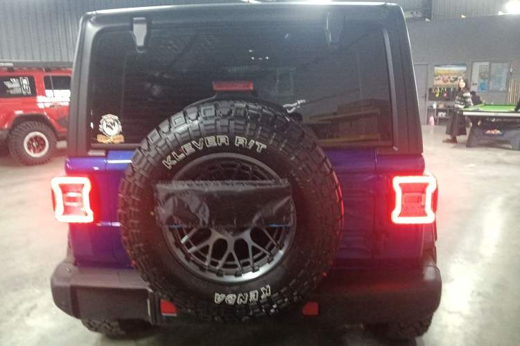 Used Jeep Wrangler 2019 2.0T Sahara Four-Door Version China VI Emission Standard
