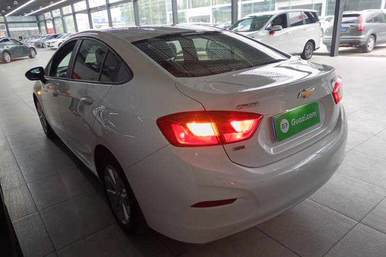 Used Chevrolet Cruze 2018 320 Automatic Pioneer Sunroof Edition
