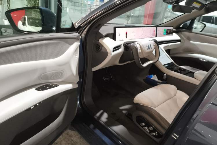 Used IM LS7 2023 90 kWh Elite Rear-Drive Version
