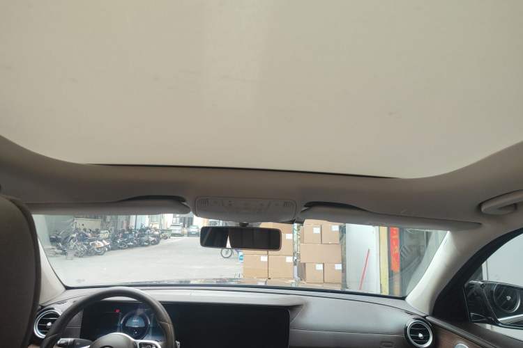 Used Mercedes-Benz E-Class 2019 Restyled E 300 L Luxury Edition Headliner