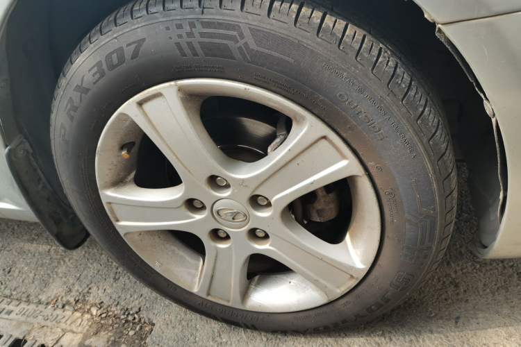 Used Bestune B70 2007 2.0L manual luxury edition Right Front Wheel Hub