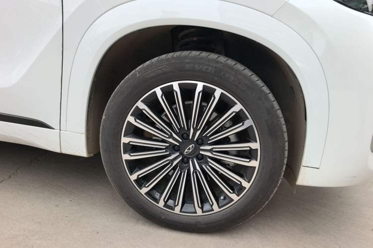 Used Chery Tiggo 9 C-DM 2025 1.5T 106KM Ultra-Comfort Version 7 Seats Lithium Iron Phosphate
