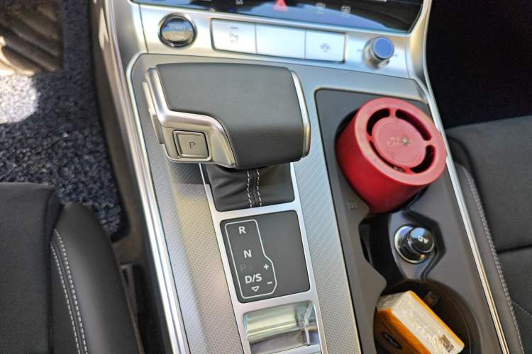 Used Audi A6 2024 Avant Futurist 45 TFSI Prestige Dynamic Edition Gear Lever