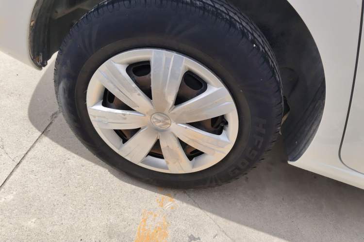 Used Volkswagen Jetta 2015 1.6L Automatic Fashion Model
