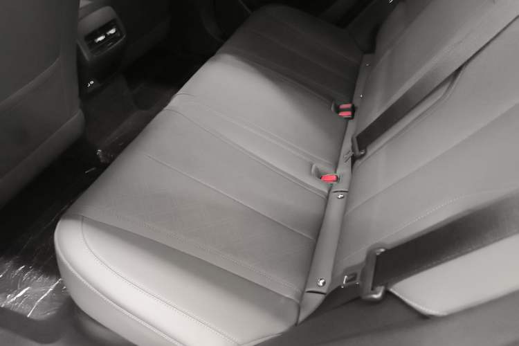 Used BYD Qin PLUS 2025 DM-i Smart Drive 55KM Leading Model Left Rear Seat