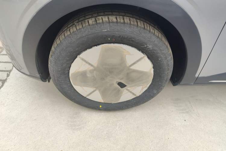 Used Geely Galaxy Geome 2026 Model 310km Dream Edition Left Front Wheel Hub