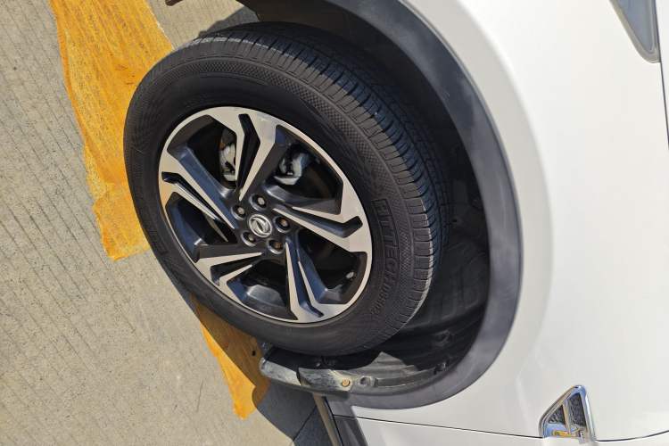 Used Dongfeng Aeolus AX7 2016 2.0L Manual Zhuyue Model