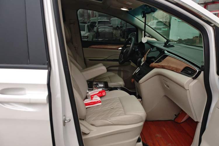 Used Buick GL8 2018 ES 28T Comfort Model China VI Standard