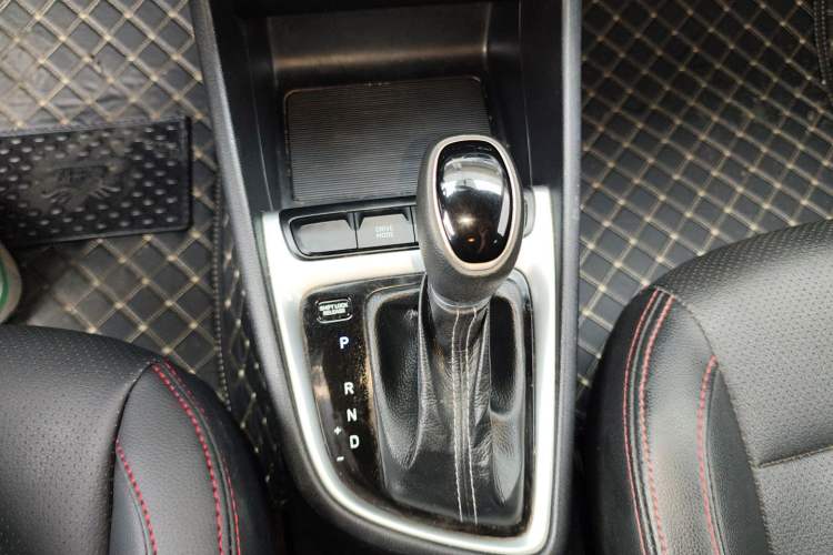 Used Hyundai Celesta 2018 1.6L Automatic GL Enjoyment Version China V Standard Gear Lever