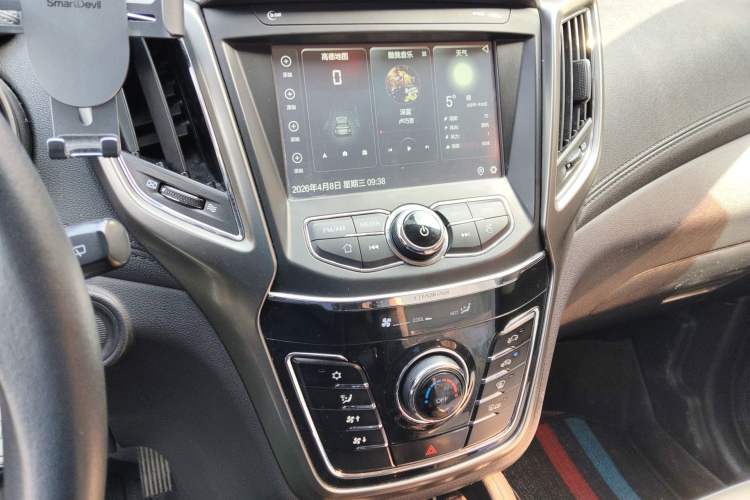 Used CHANGAN CS35 2017 1.6L Automatic Luxury Model Audio And AC Panel