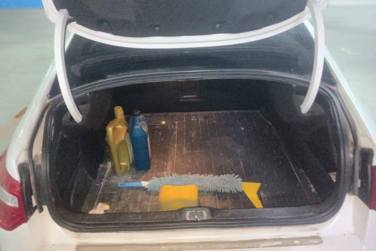 Used Citroen C5 2014 2.0L Automatic Luxury Edition Trunk