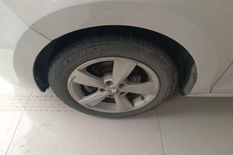 Used Skoda Rapid Spaceback 2016 Revised 1.6L Automatic Chuanxing Version Left Front Wheel Hub