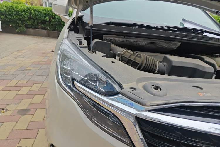 Used Buick GL8 2020 ES Land Cruiser 653T Comfort Edition Right Front Headlight