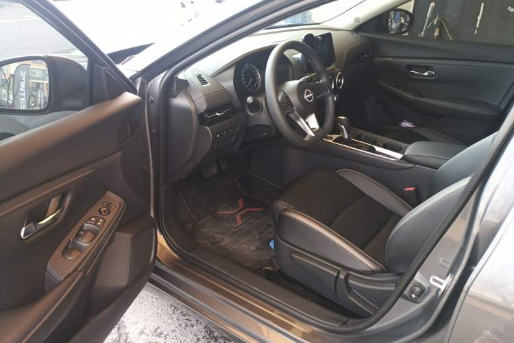 Used Nissan Sylphy 2026 Model 1.6L CVT Genuine Edition Driver Seat