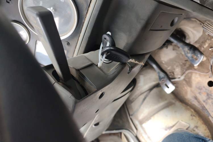 Used Iveco Daily 2017 2.5T A35 Low-Roof 5-7 Seater Passenger Van 47Z5 Vehicle Key