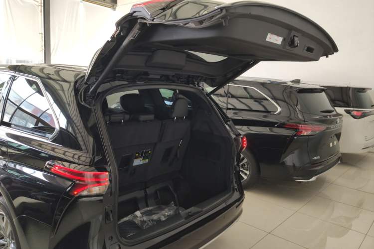 Used Toyota Sienna 2026 Model 2.5L Dual-Engine Four-Wheel-Drive Prestige Edition
