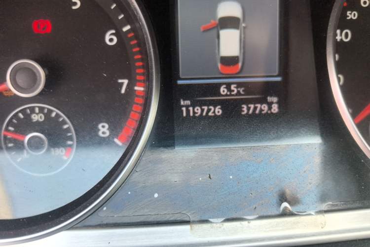 Used Volkswagen FAW-Volkswagen CC 2012 2.0 TSI Ultimate Edition Odometer Close Up