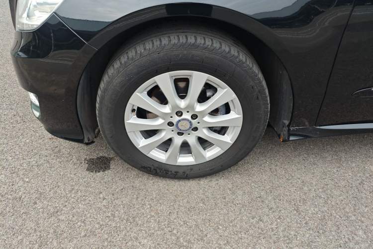 Used Mercedes-Benz R-Class 2017 R 320 4MATIC Business Edition Prestige Model Left Front Wheel Hub