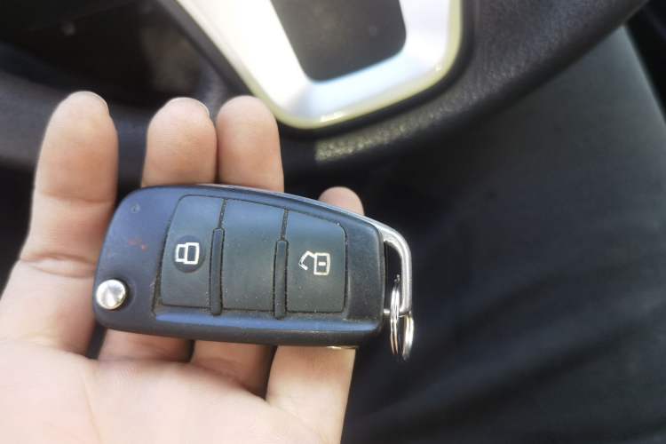 Used Isuzu JLM 2018 2.8T Classic Edition 4x4 Luxury Version JE493ZLQ5F
