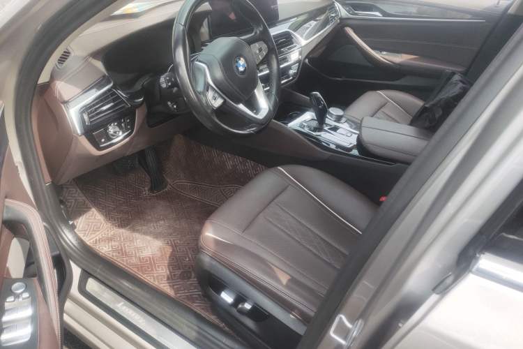 Used BMW 5 Series 2021 525Li Luxury Package Left Front Seat