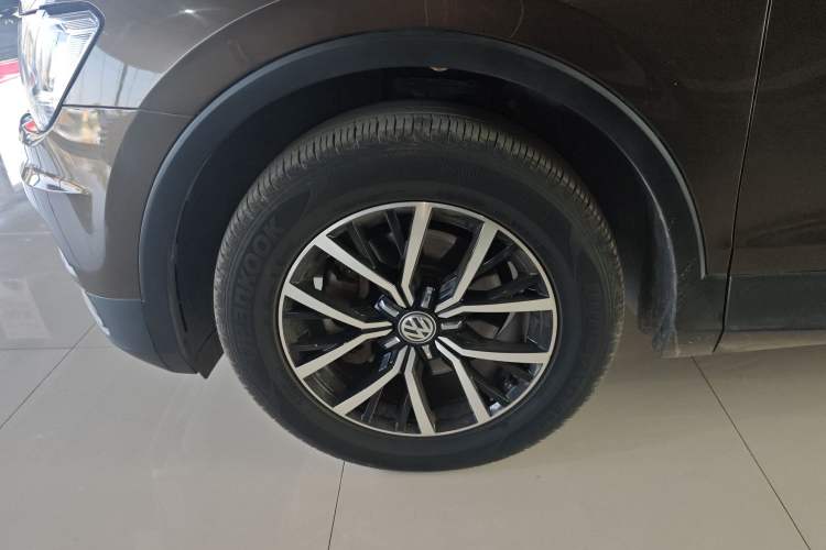 Used Volkswagen Tiguan L 2017 330TSI Automatic Two-Wheel Drive Luxury Edition
