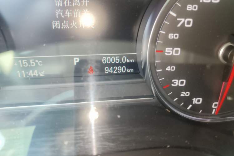 Used Audi A8 2017 A8L 45 TFSI quattro Leading Elite Edition Odometer Close Up