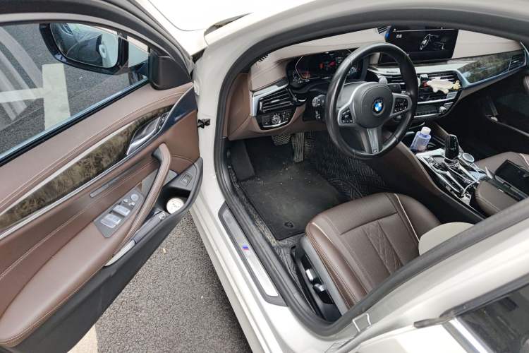 Used BMW 5 Series 2022 Restyled 525Li M Sport Package
