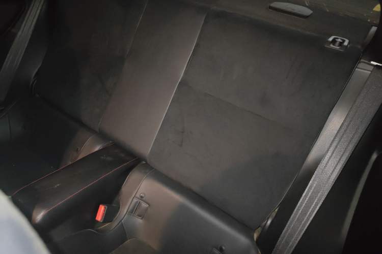 Used Toyota 86 2013 2.0L Manual Luxury Version
