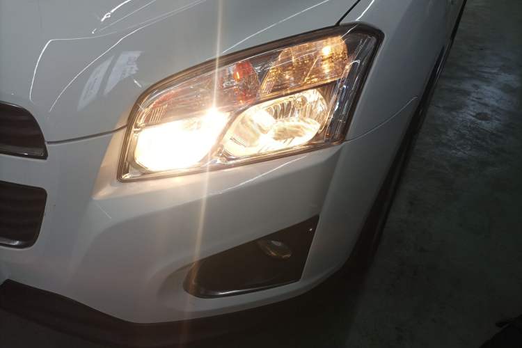 Used Chevrolet Trax 2016 1.4T Automatic Two-Wheel Drive Comfort Version with Sunroof Left Front Headlight