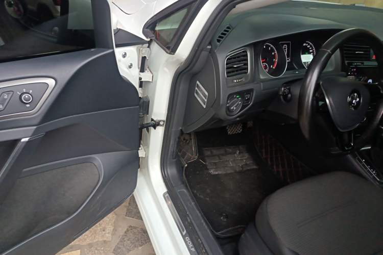 Used Volkswagen Golf 2016 1.6L Automatic Comfort Model