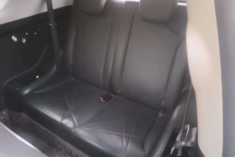 Used Chery QQ Little Ant 2022 Revised Version Sweet Pink Edition Half-Sugar Version Lithium Iron Phosphate 30.7 kWh 30 kW 301 km