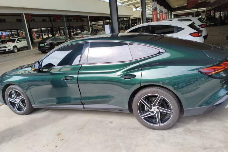 Used MG 7 2023 1.5T DCT Luxurious Supreme Edition