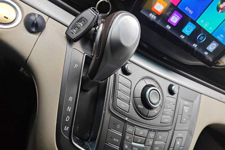 Used Buick GL8 2011 3.0L GT Luxury Business Haoya Edition
