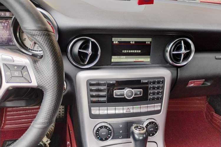 Used Mercedes-Benz SLK-Class 2011 SLK 200 Fashion Model
