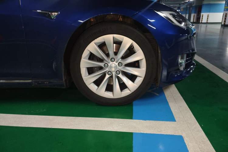 Used Tesla Model S 2017 S 75D Standard Range Edition Right Front Wheel Hub