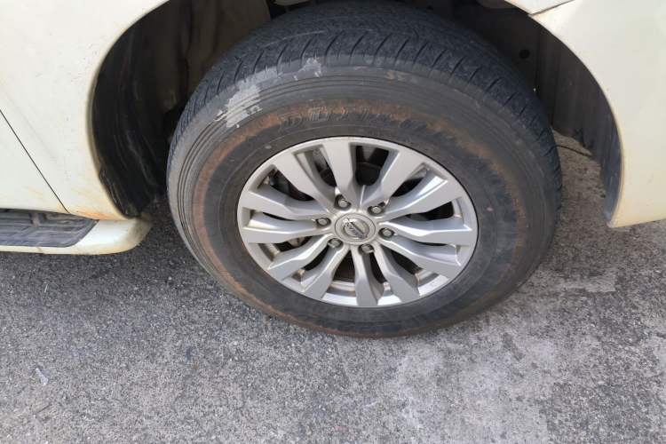 Used Nissan Patrol 2018 4.0L LinkedIn Edition Right Front Wheel Hub