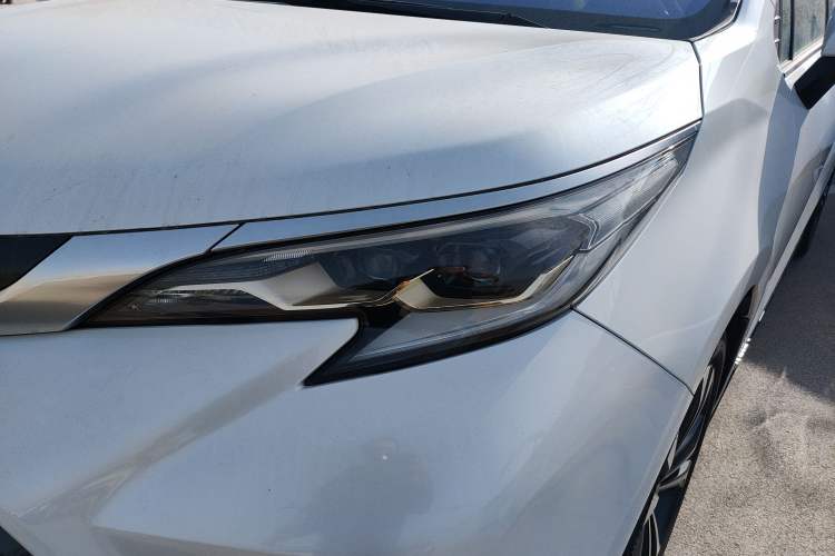 Used Toyota Granvia 2022 2.5L Hybrid Flagship Edition