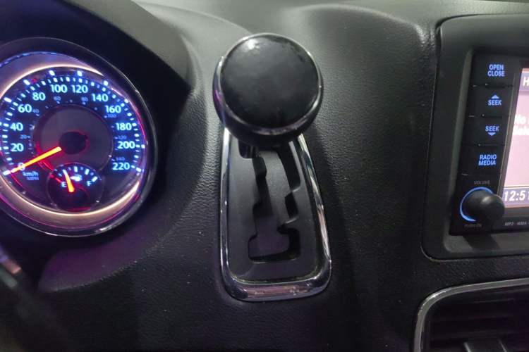 Used Chrysler Grand Voyager 2013 3.6L Luxury Edition
