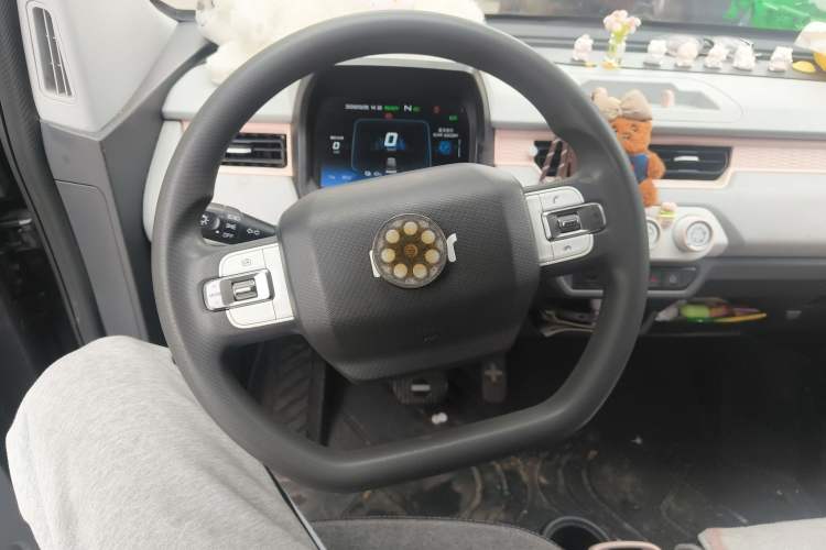 Used Chery QQ Ice Cream 2022 170km Sundae Phosphate Lithium-Ion Steering Wheel