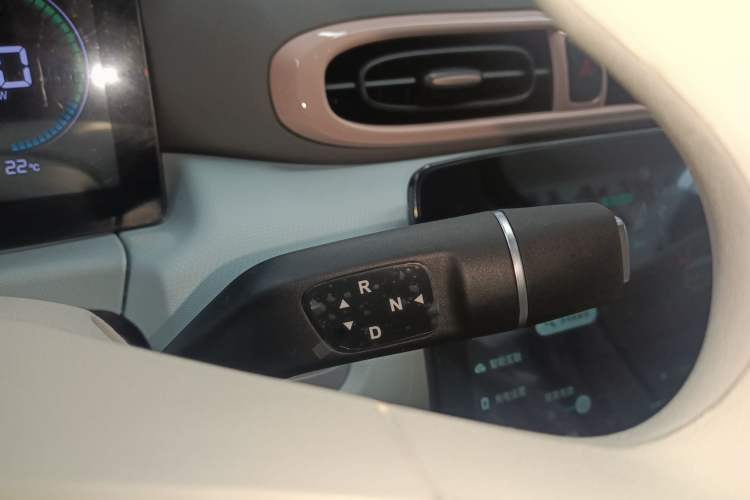 Used Leapmotor T03 2025 310 Comfort Edition Gear Lever