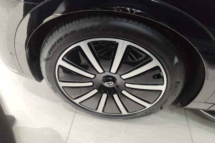 Used Hima AITO M9 2024 Range-Extended Ultra Version 42 kWh 6-Seater Model Exterior 4