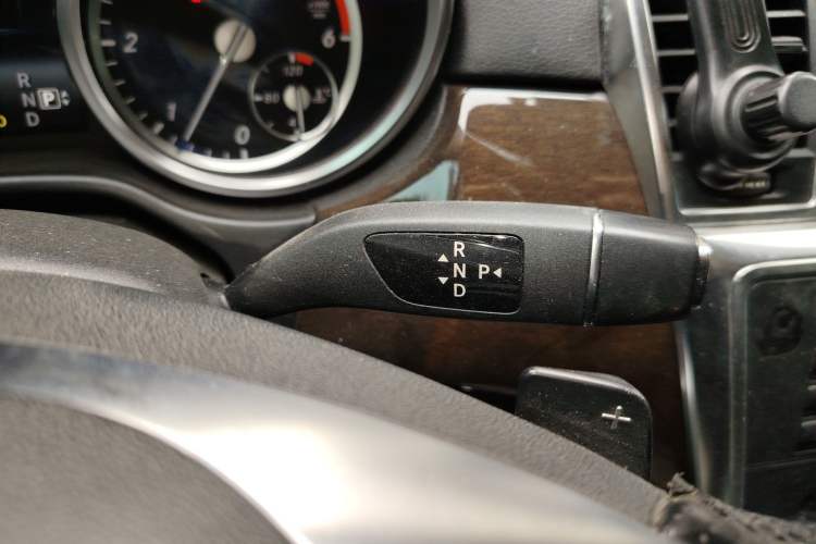Used Mercedes-Benz M-Class 2014 ML 350 CDI 4MATIC Gear Lever