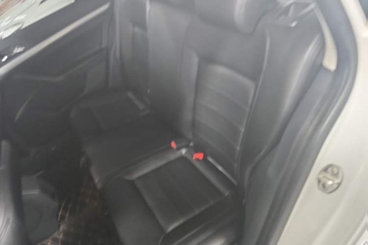 Used Volkswagen Gran Lavida 2015 1.6L Automatic Fashion Edition