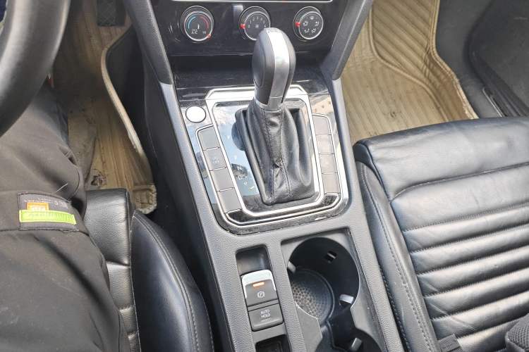 Used Volkswagen Magotan 2017 330TSI DSG Leading Model Gear Lever