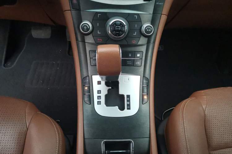 Used Luxgen Great 7 SUV 2011 2.2T Four-Wheel Drive ZhiZun Version