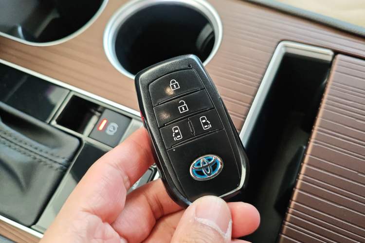 Used Toyota SIENNA 2021 2.5L Hybrid Comfort Edition