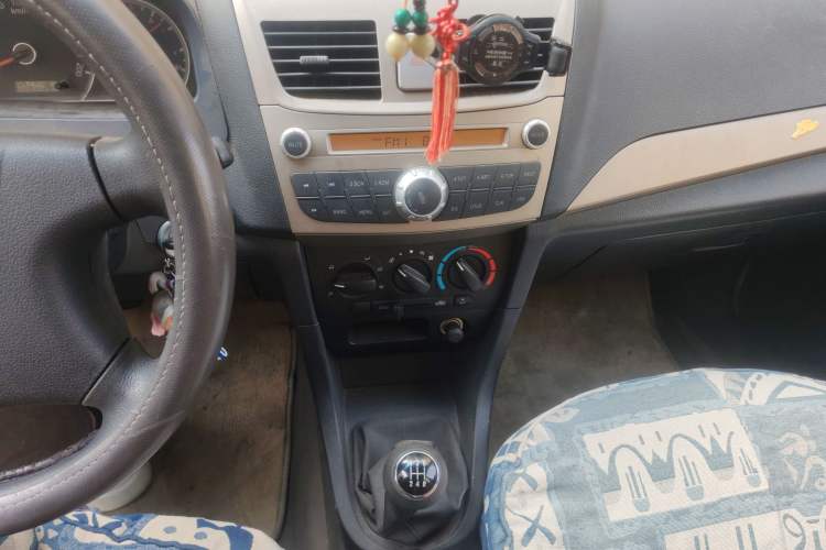 Used FAW Xiali 2012 N3 1.0L Hatchback Standard Model Audio And AC Panel