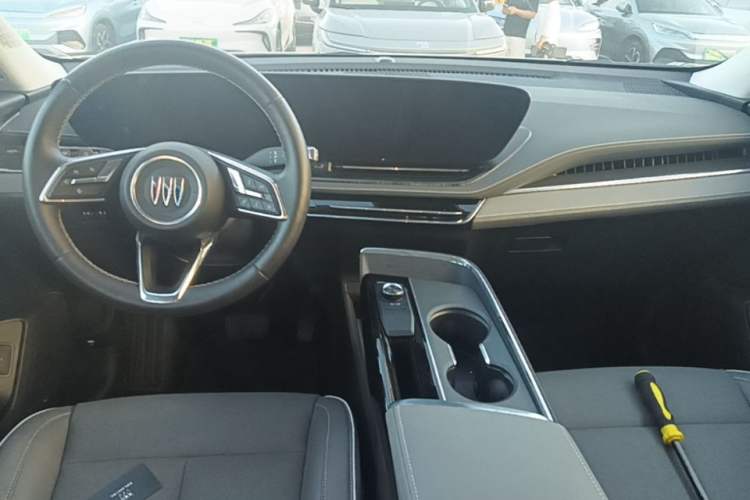 Used Buick E5 2025 Model 620KM Prestige Edition