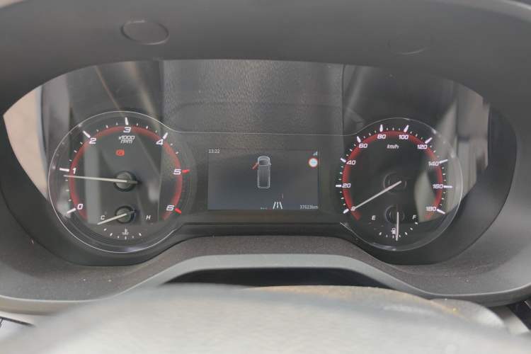 Used Iveco Fidato 2023 C30 Passenger Van 2.0T 93kW Manual Transmission Xingtu Edition Low Roof