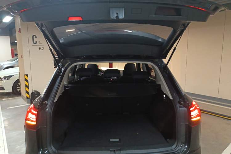 Used Volkswagen Tayron 2020 330TSI Two-Wheel Drive Luxury Smart Connectivity Version
